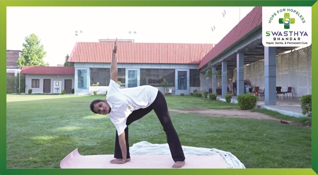 PARSVA KONASANA
